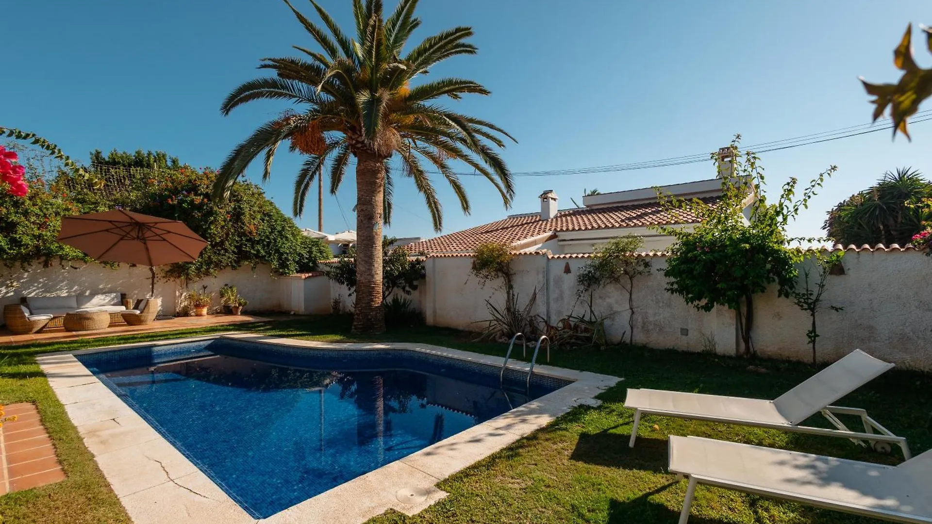 Vila Bungalow Directly At The Beach Marbella
