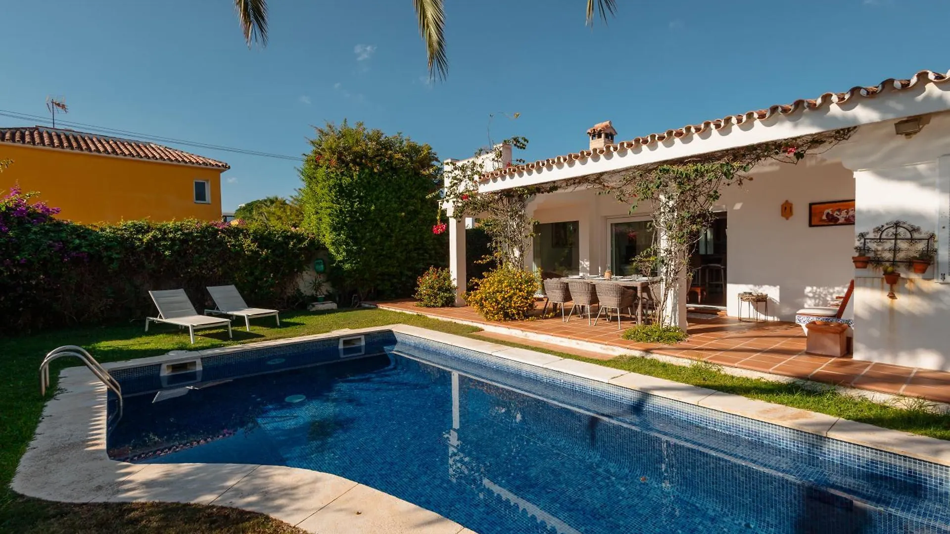 Vila Bungalow Directly At The Beach Marbella Prázdninový dům